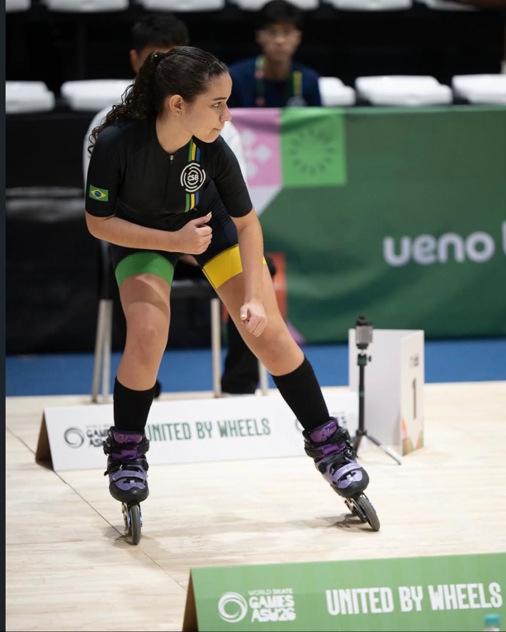 Yasmin na pista do World Skate Games, concentrada antes da prova